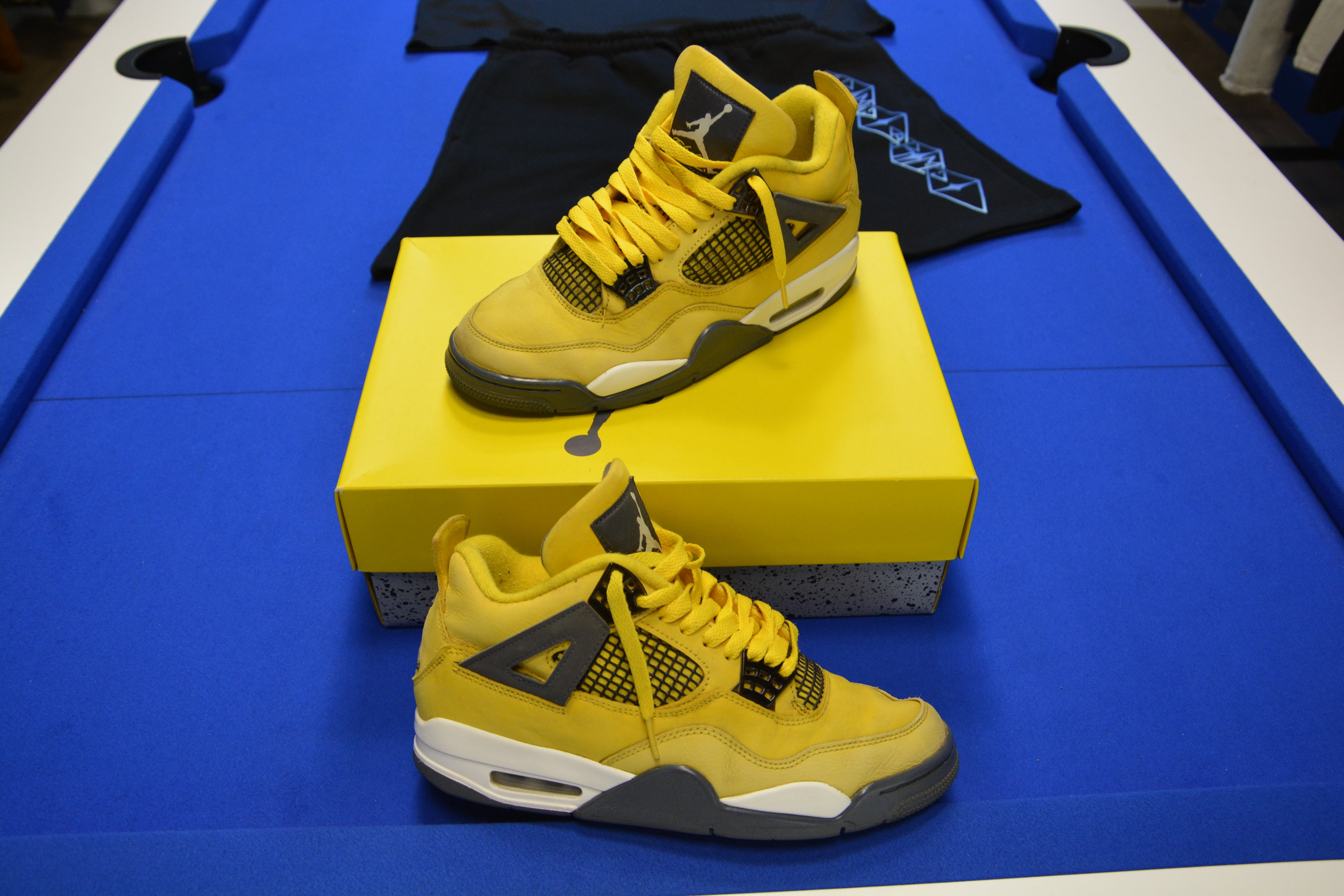 Jordan 4 Lightning - Taille 41