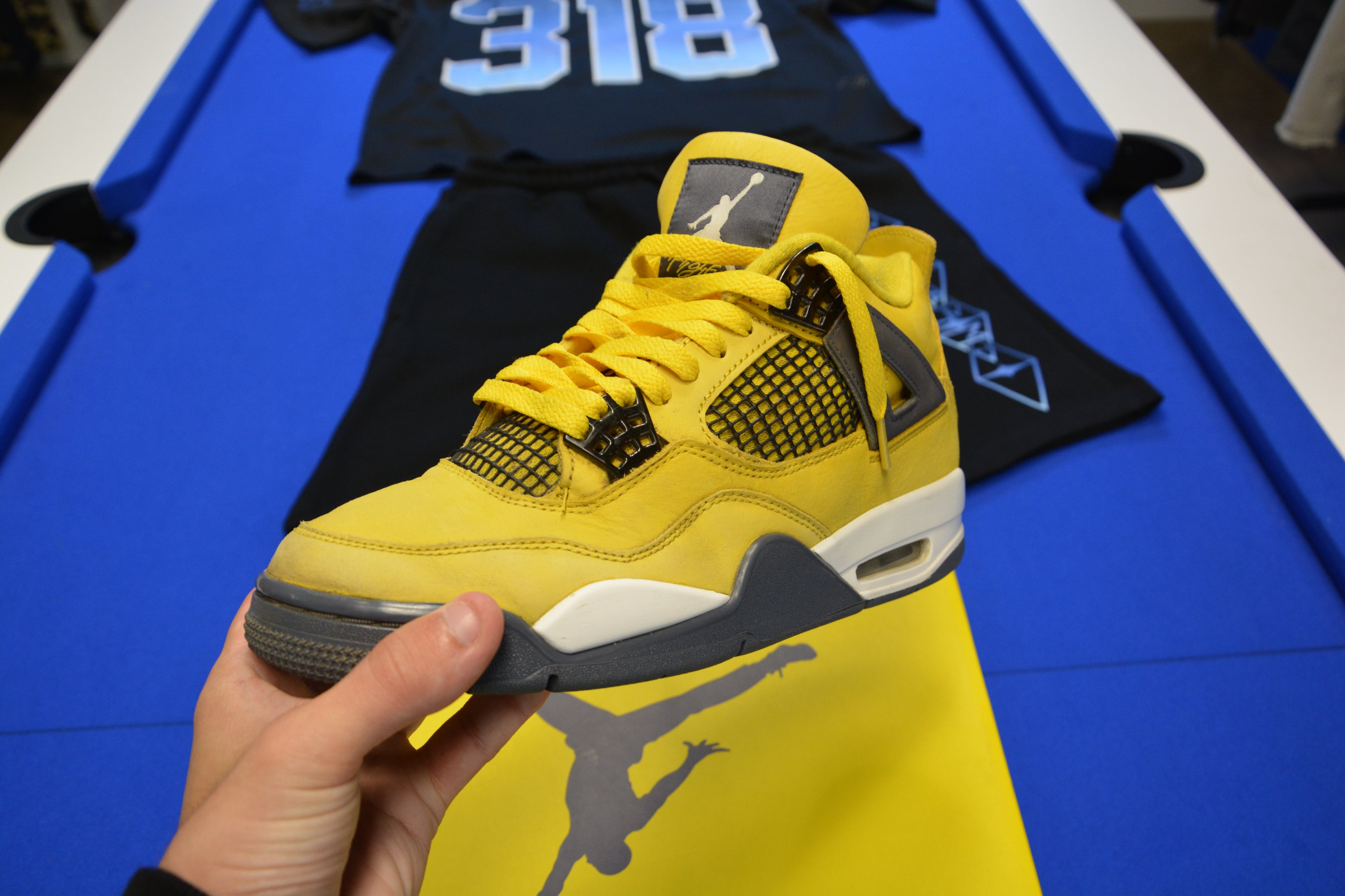 Jordan 4 Lightning - Taille 41