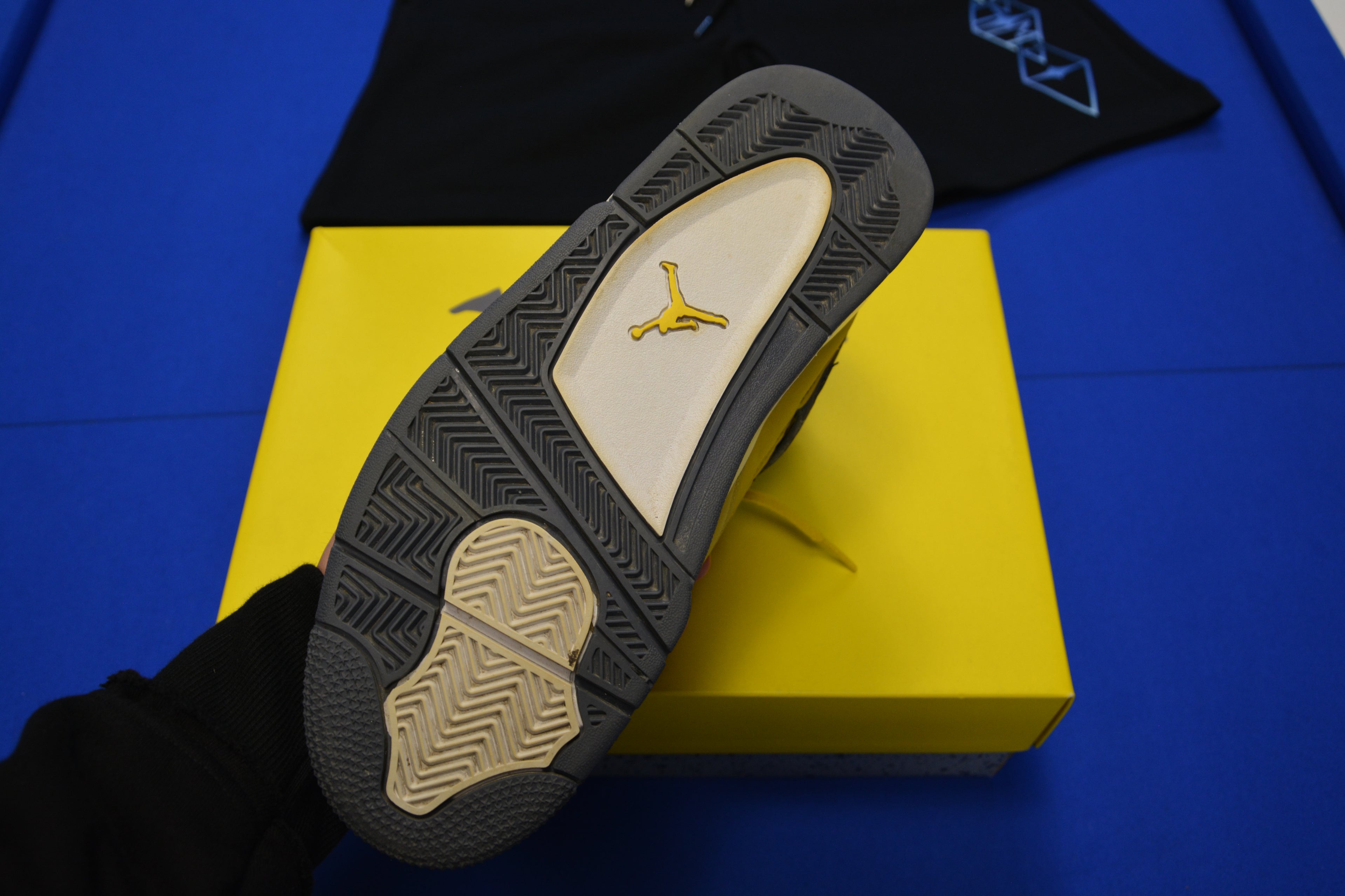 Jordan 4 Lightning - Taille 41